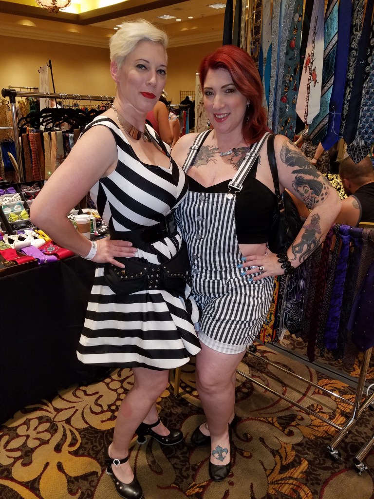 Oklahoma Apple Angel Applenangel burlesque Iva Handfull Oklahoma